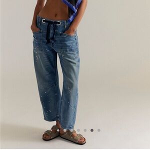 We the Free Moxie Barrel Pull on Jeans- size 28- Timeless Blue